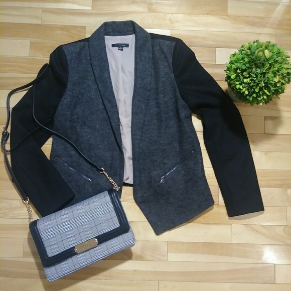 Ann Taylor Jackets & Blazers - Ann Taylor Blazer modern fit size 8